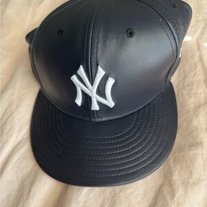 NYY New Era 59FIFTY Black Leather cap